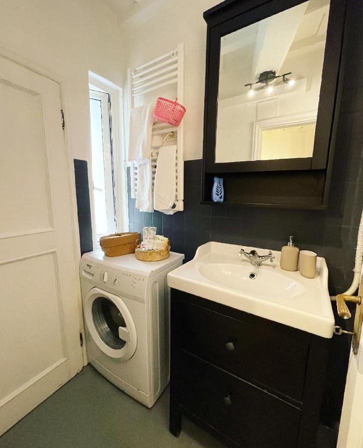 Leonardo Suites Apartment