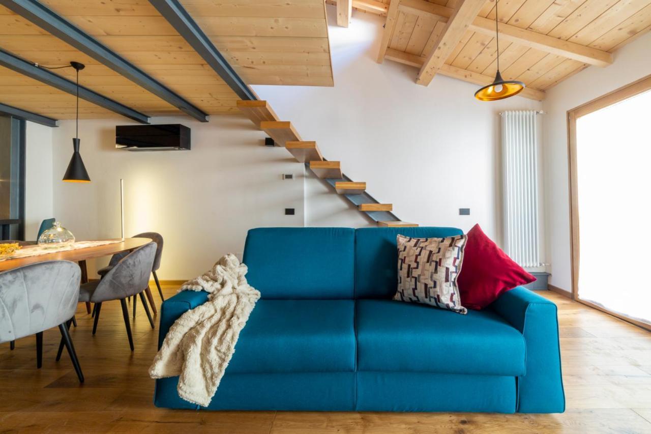 Apartment Industrial Design Loft With Outdoor Living Terrace *