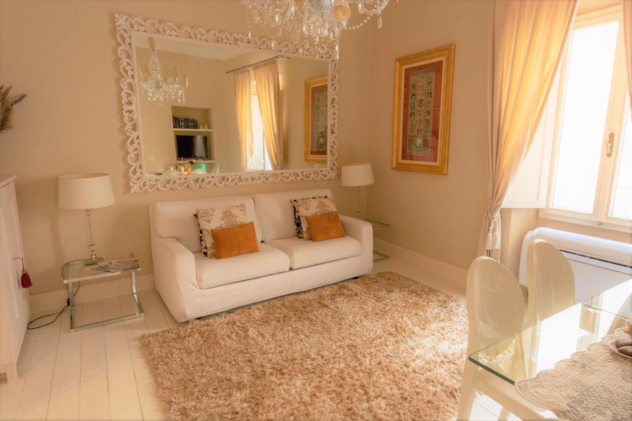 White Appartement *