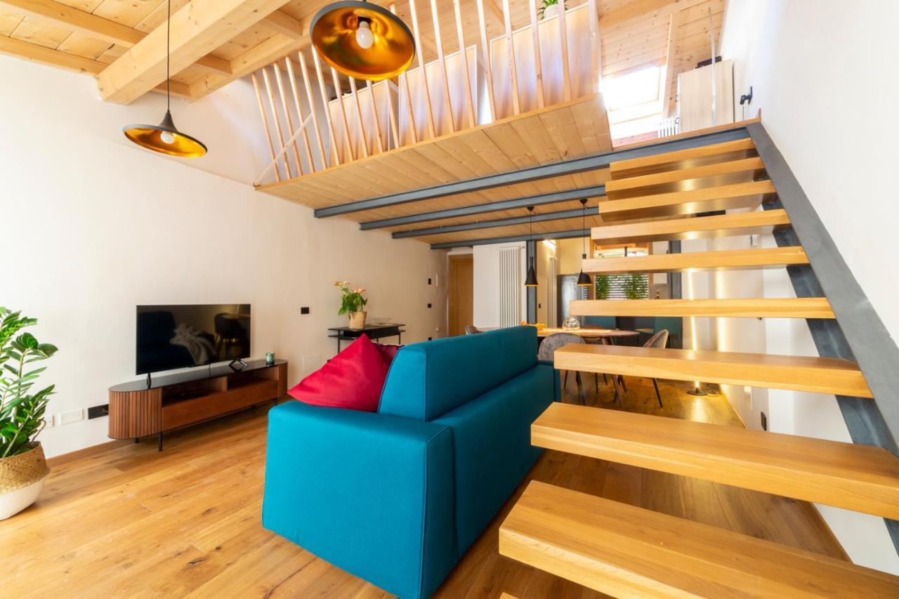 Apartment Industrial Design Loft With Outdoor Living Terrace *