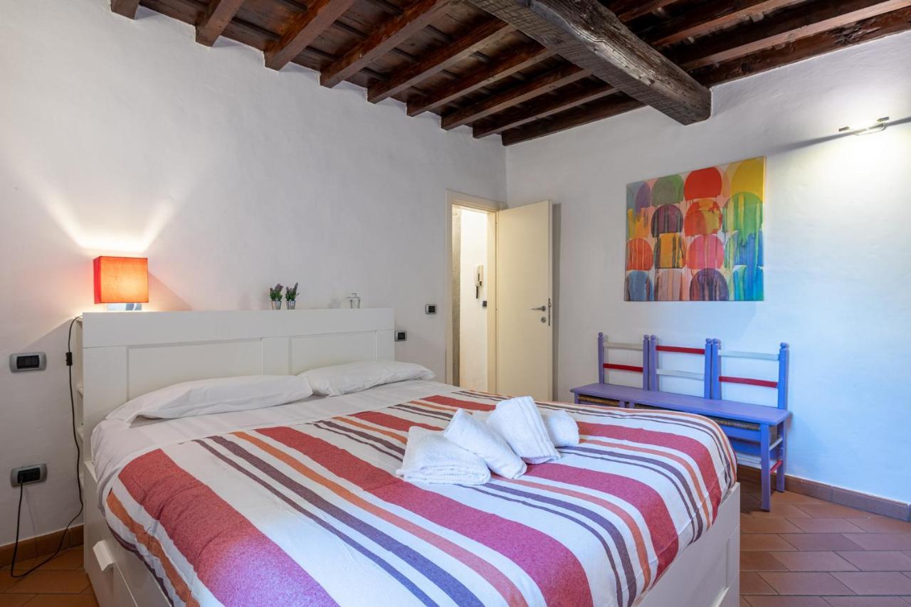 Sant'ambrogio Colorful Apartment *