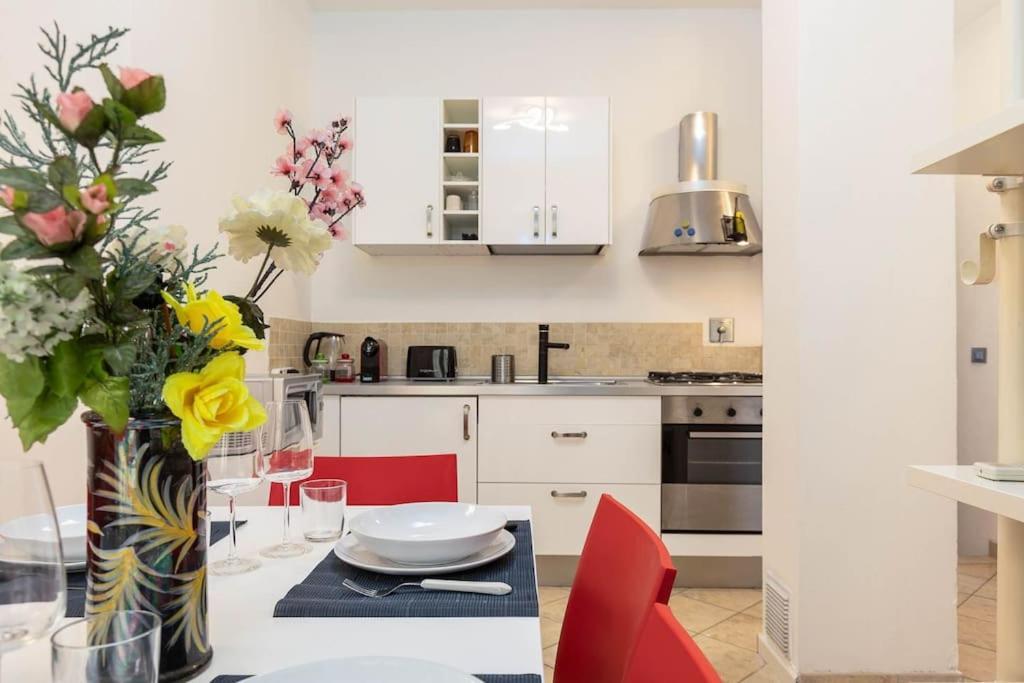 Duomoelegant In The Center Of Apartment Florence
