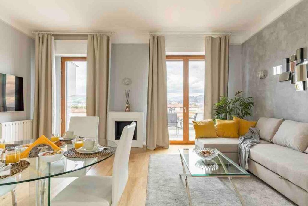 Penthouse With Private Terrace On Appartement Florence