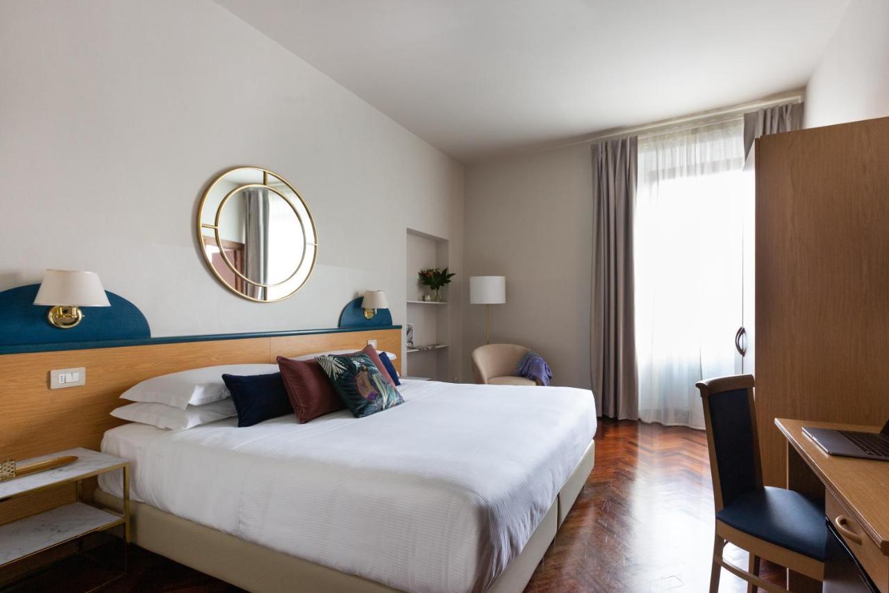 Aramis Deluxe Affittacamere 2*