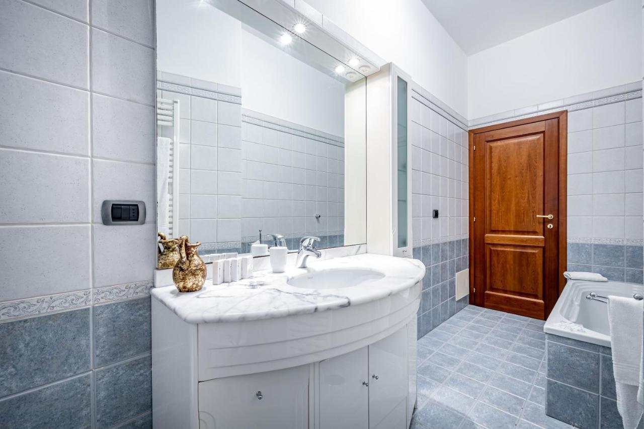 Apartment Yid Elegant With Garage