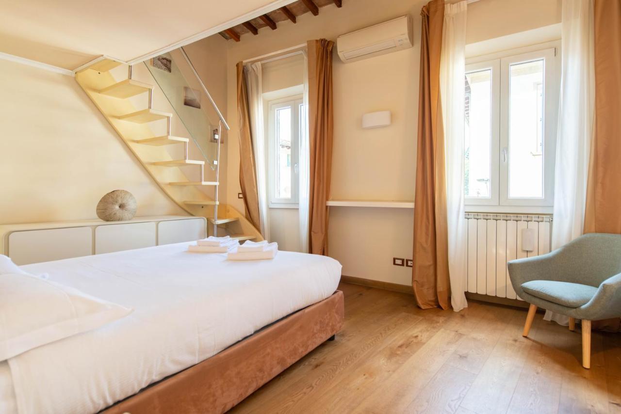 Modern, Bright Near Boboli Gardens & Santo Spirito - Homeunity Apartment Florence