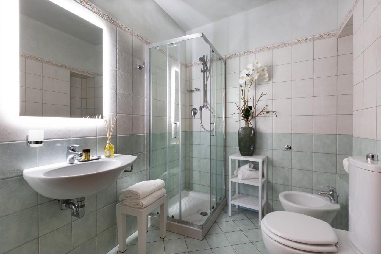Aramis Deluxe Affittacamere 2*