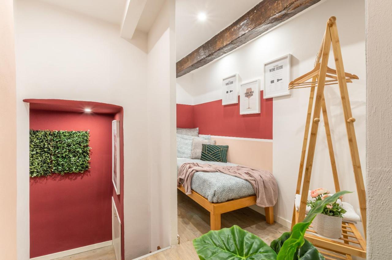 Wine Vernaccia Apartment
