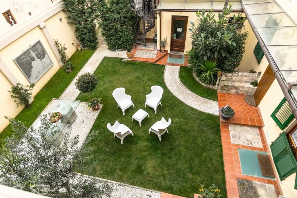 Apartment Comfy Portion Of By Il Mosaico Florenz