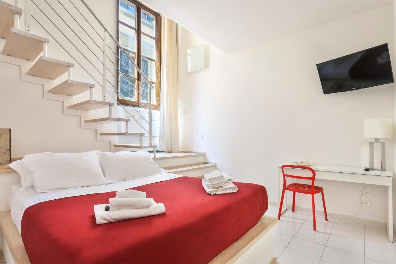 Apartment Red Loft Near Duomo-hosted By Sweetstay Florenz