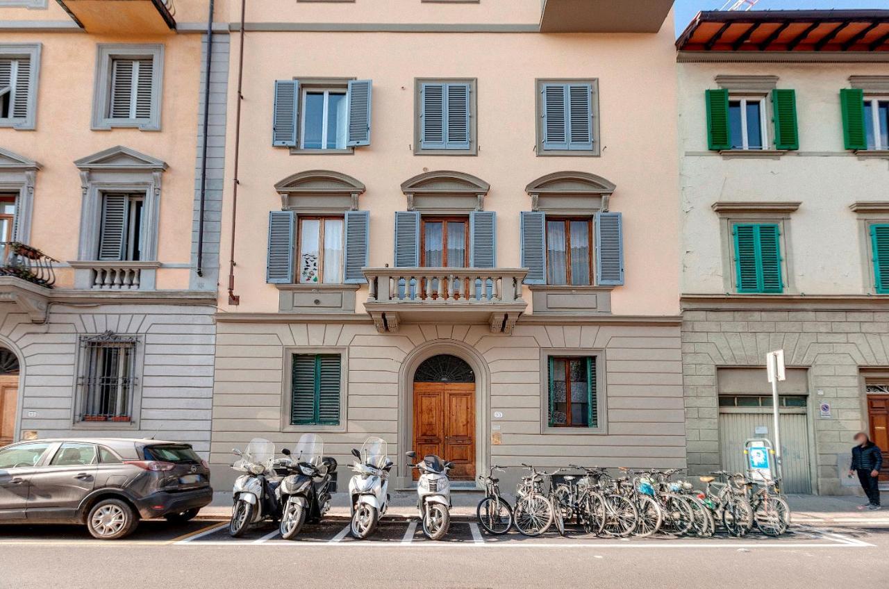 Capponi 95 * Florence