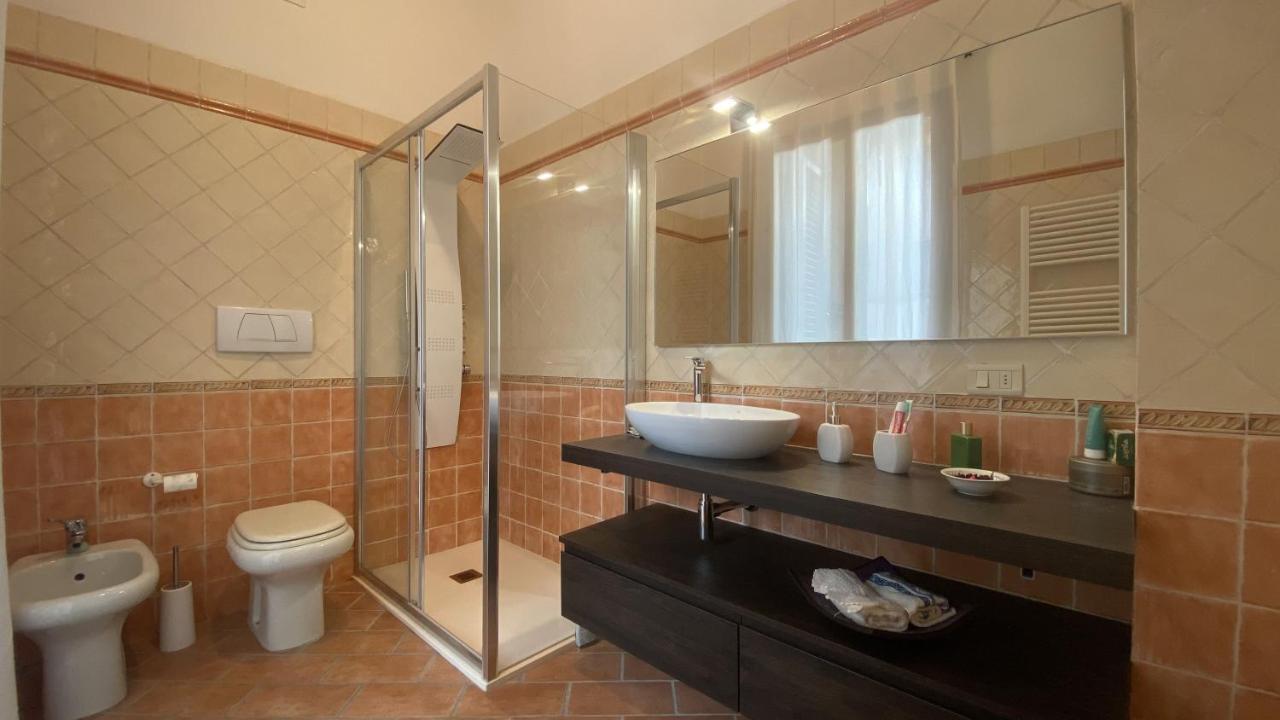 Indipendent With Terrace - Parking Apartment