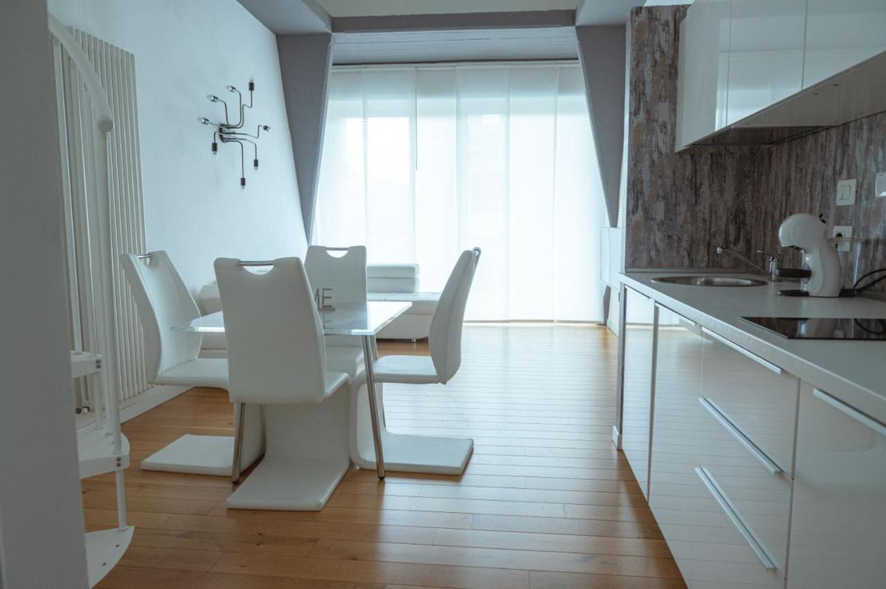 爪ㄚ ㄥㄖ千ㄒ Apartment