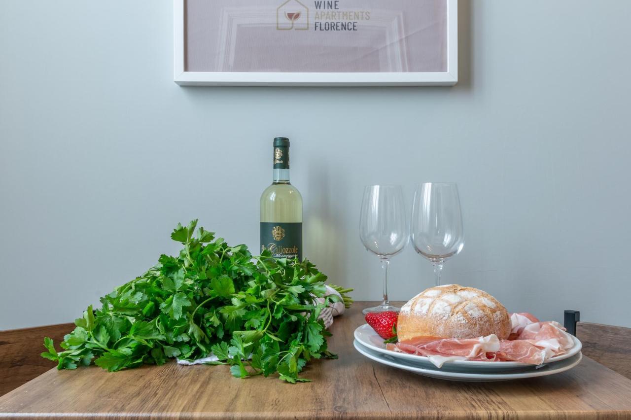 Wine Pinot Apartment