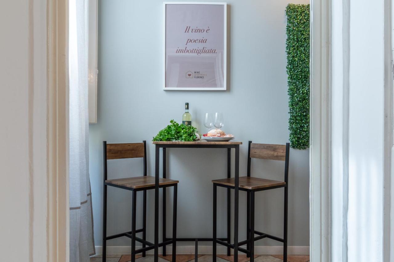 Wine Pinot Apartment