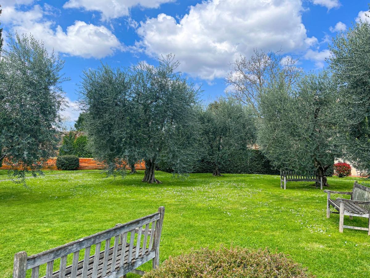 Paradise Convent Florenz