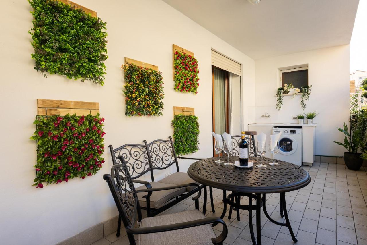 Apartment Elegant Location In - 2 Free Parking! *