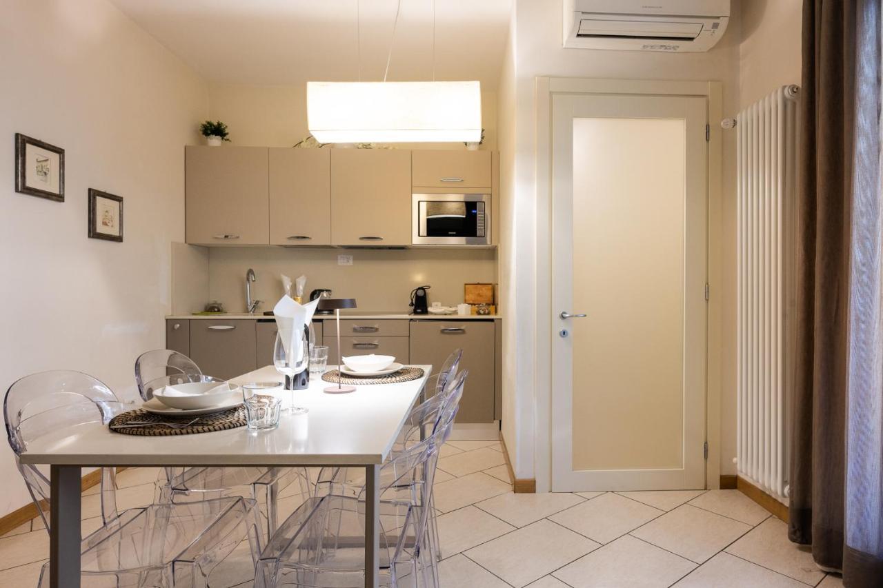 Apartment Elegant Location In - 2 Free Parking! *