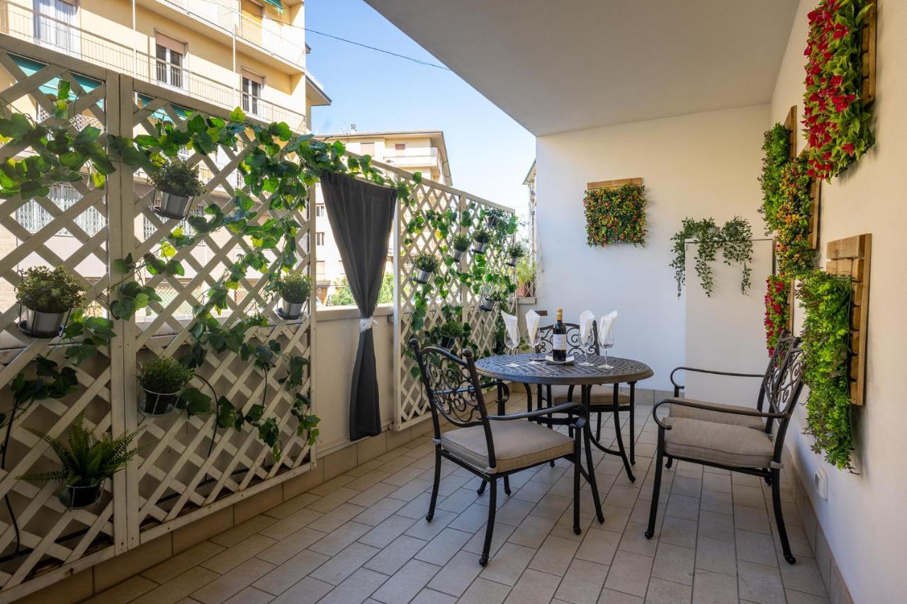 Elegant Location In - 2 Free Parking! Apartment
