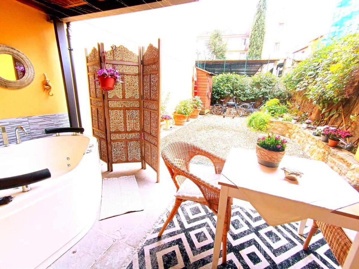 Nadia's Lovely - With Private Garden And Jacuzzi *