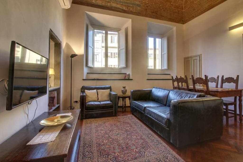 Salvemini Elegant Close To Piazza Santa Croce Apartment
