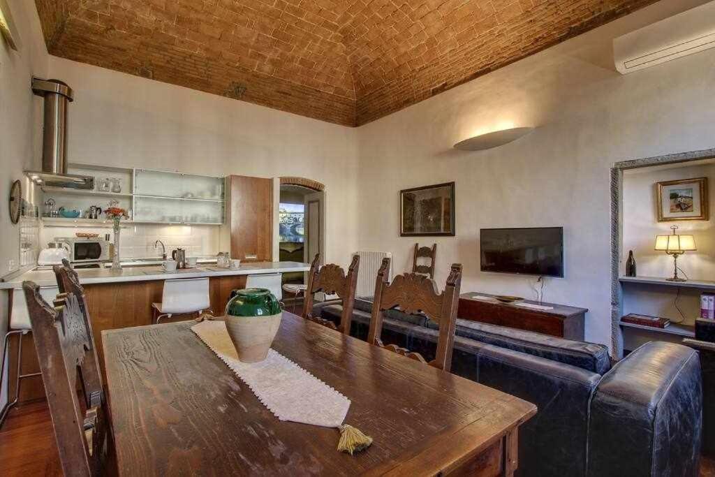 Salvemini Elegant Close To Piazza Santa Croce Apartment Florenz
