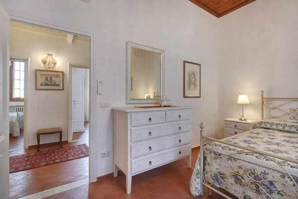 Santa Croce Elegant With Garage Apartment Florence