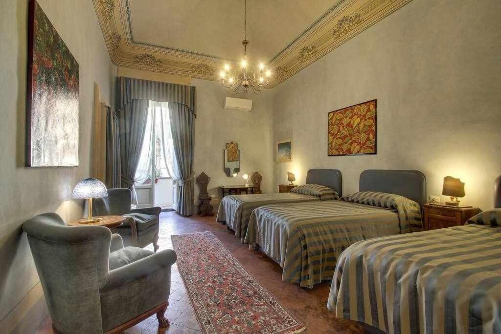 Salvemini Elegant Close To Piazza Santa Croce Apartment Florenz
