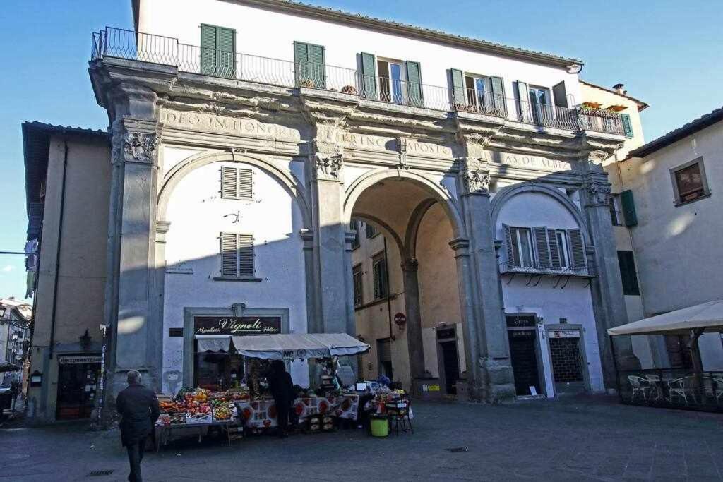 Apartment Salvemini Elegant Close To Piazza Santa Croce