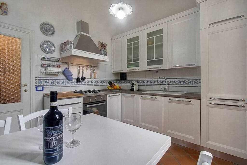 Santa Croce Elegant With Garage Apartment Florence