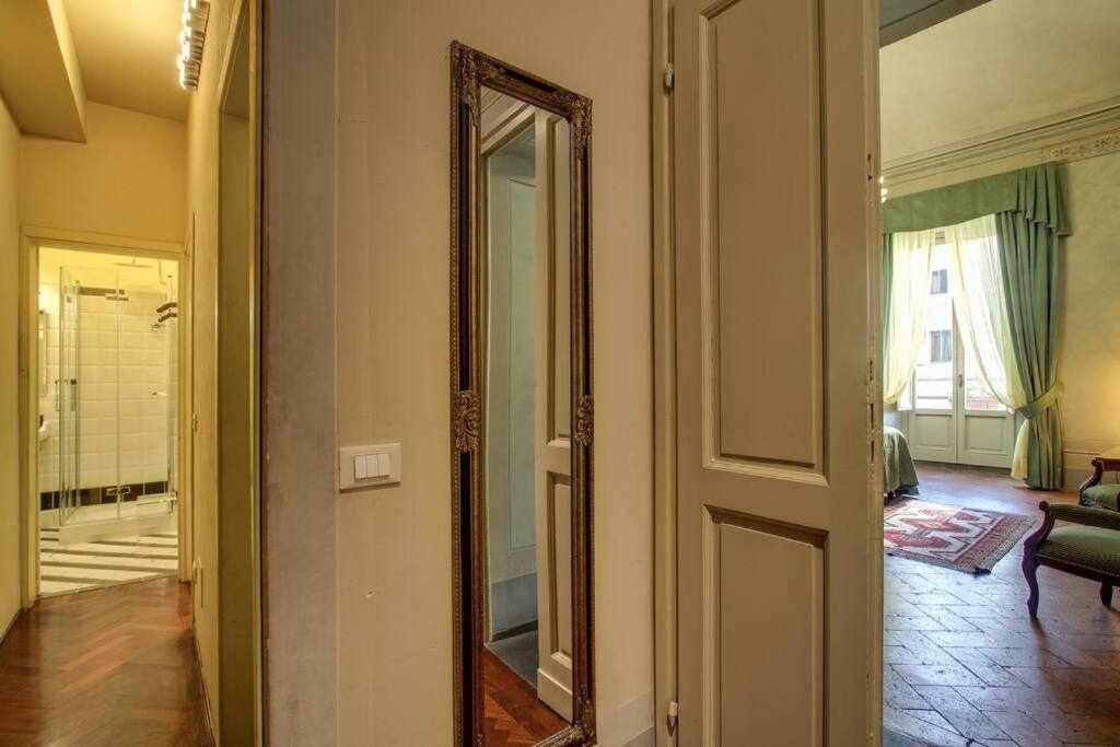 Salvemini Elegant Close To Piazza Santa Croce Apartment Florenz
