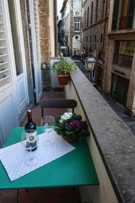 Apartment Salvemini Elegant Close To Piazza Santa Croce