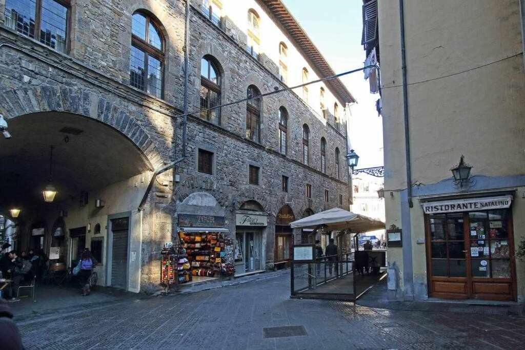 Apartment Salvemini Elegant Close To Piazza Santa Croce