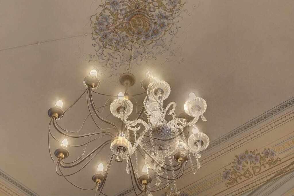 Salvemini Elegant Close To Piazza Santa Croce Apartment Florenz