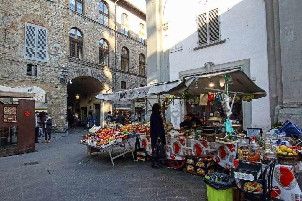 Salvemini Elegant Close To Piazza Santa Croce Apartment Florenz