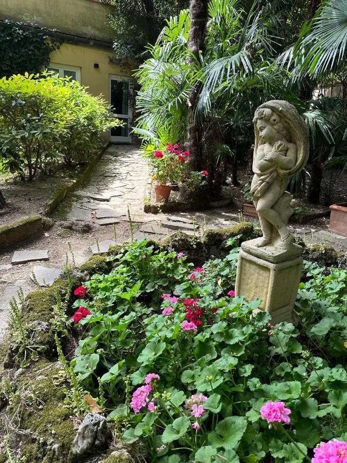 Dependance In Giardino Storico * Florenz