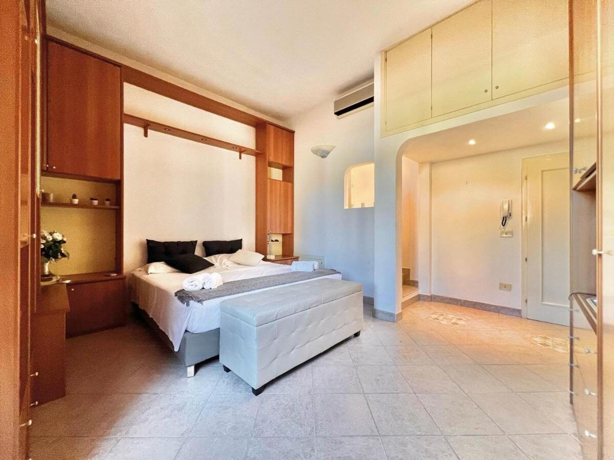 Apartment Sofy Squared San *
