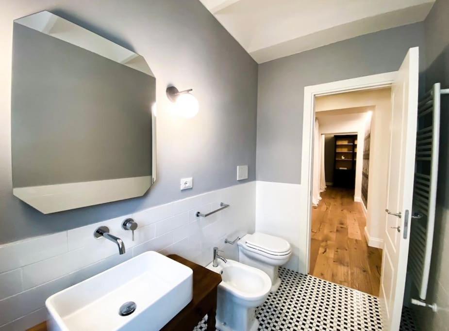 New Stylish 3-room On Lungarno Appartamento