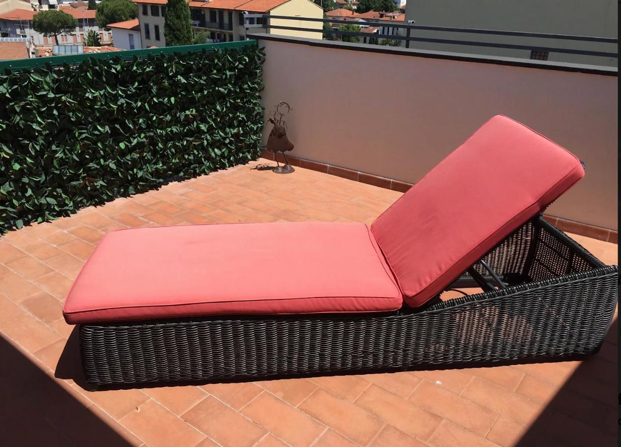 Rilassante Superattico Con Viste Sulle Coline E Jacuzzi - Perfetta Fuga Romantica Appartamento *