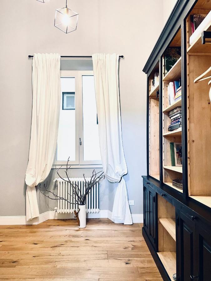 New Stylish 3-room On Lungarno *