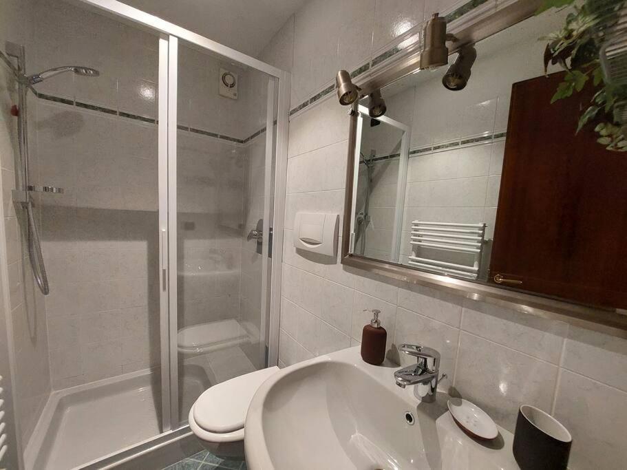 Apartment Lungarno 32 With Private Parking Florence