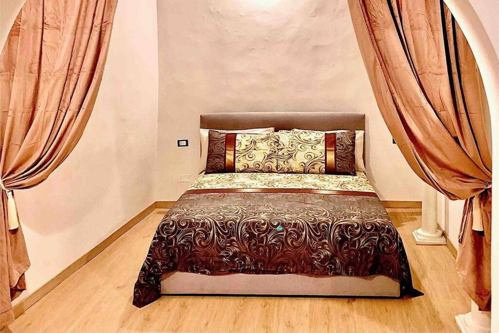 Lovely And Cozy In The Position * Florence