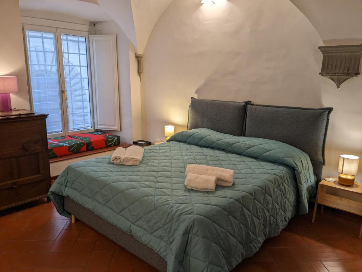 Miriam - Sweet Dreams In Apartment Florence