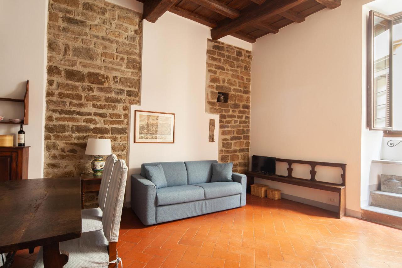 Appartamento Aurora's, Renaissance Suite, Historic Apartment, Pivot Location, Few Walks From All, Ac Bedroom Firenze