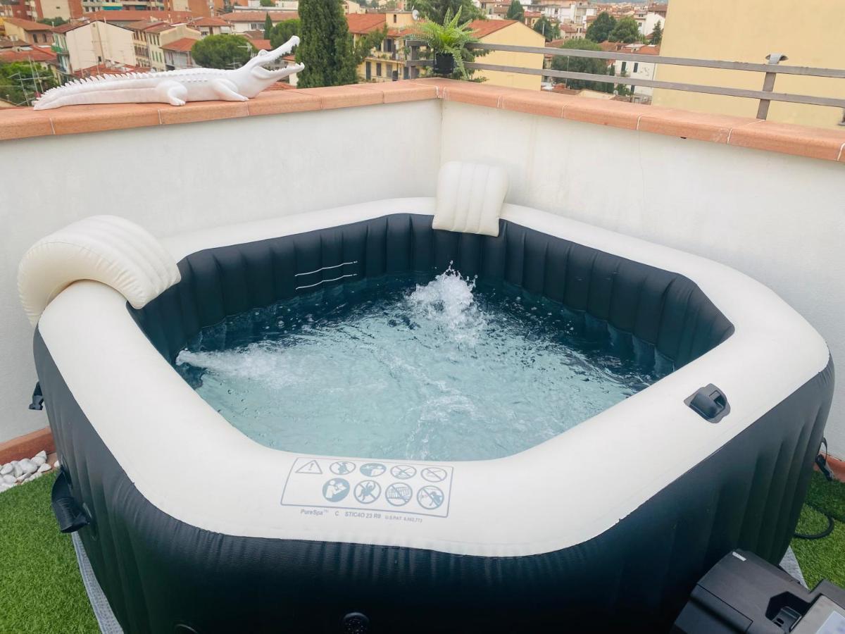 Rilassante Superattico Con Viste Sulle Coline E Jacuzzi - Perfetta Fuga Romantica Appartamento