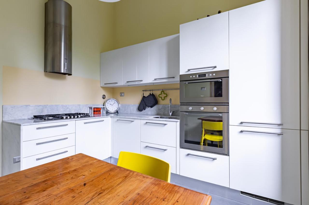 Stibbert & Statuto Elegant Flat With Balcony Appartement