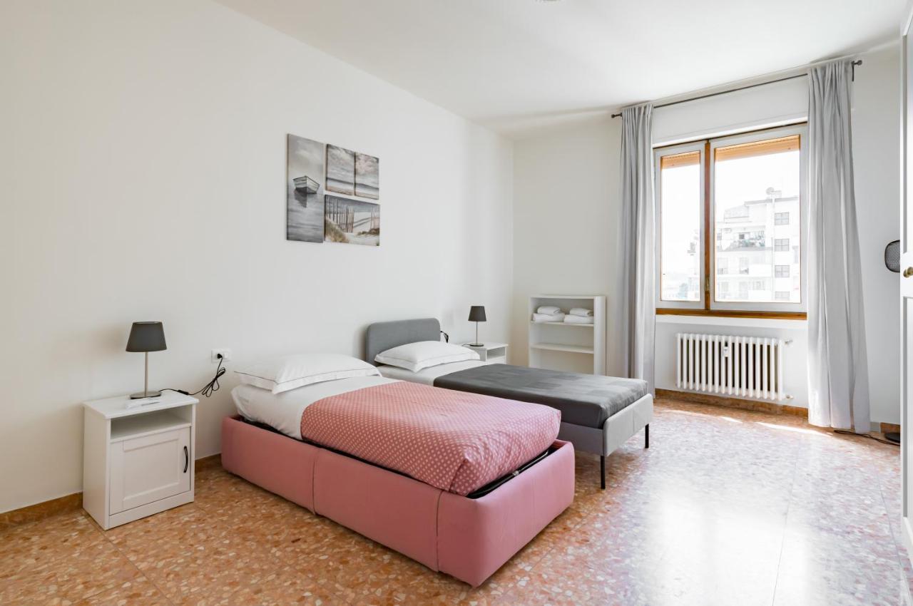 San Jacopino Roomy Flat With Balconies