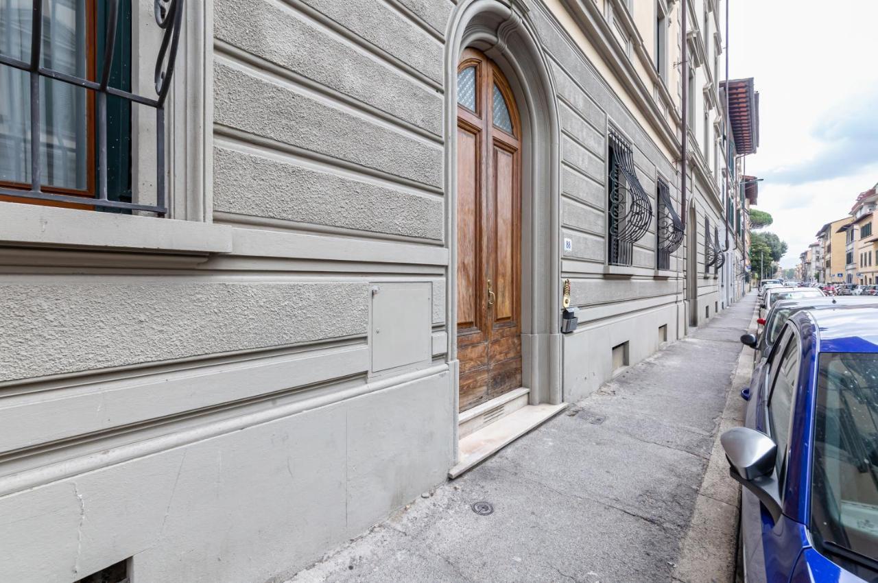 Stibbert & Statuto Elegant Flat With Balcony Appartement Florence