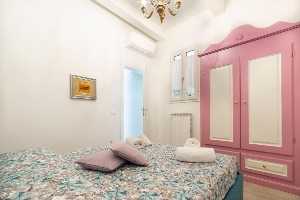Apartment Casa Lorenzo With A Quiet Tiny Patio Florenz