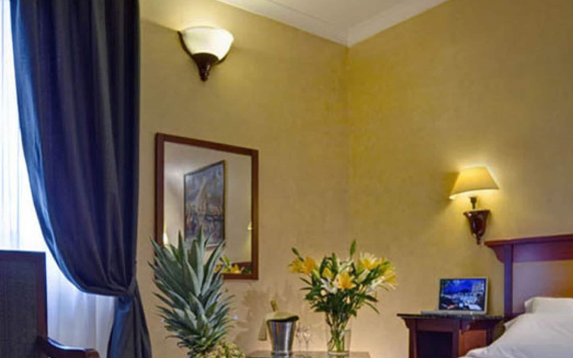 Hotel Corona D'italia 3*